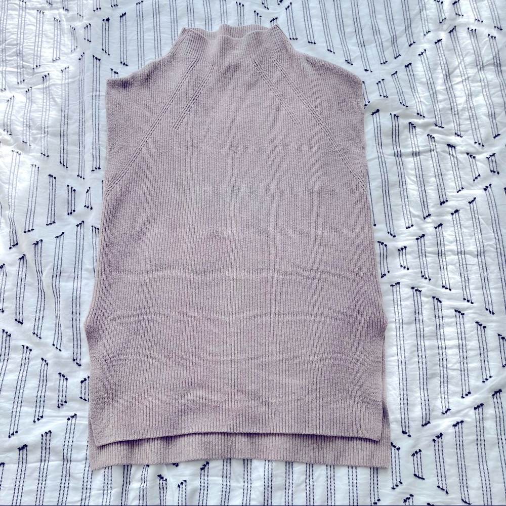 Banana Republic Taupe sleeveless sweater size XS